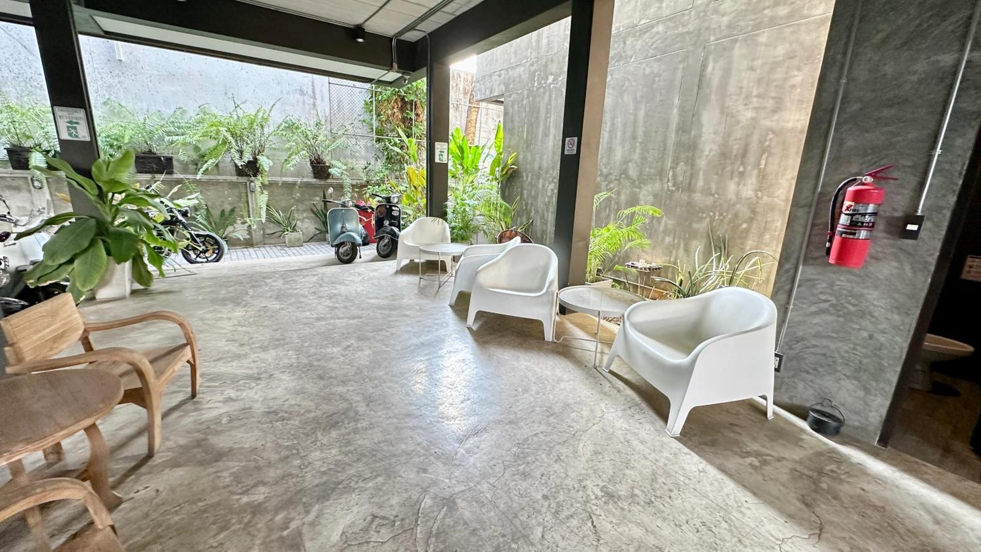 Norn Nee Nor Hostel Chiang Mai Exterior photo